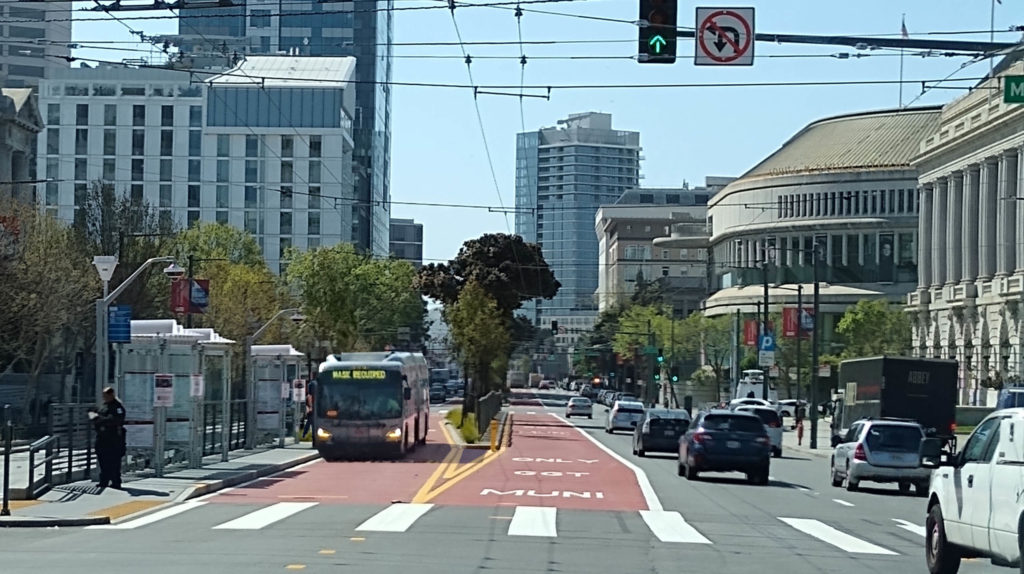 Image of muni bus in BRT lane