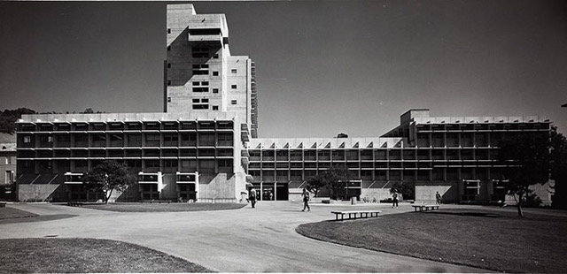 Photo of California Berkeley Wurster Hall in black and white